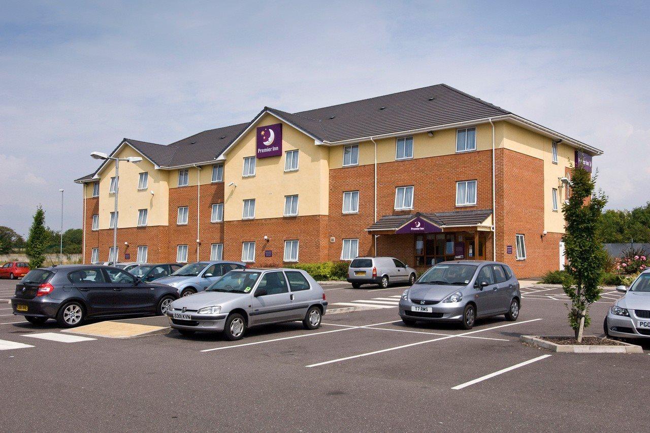 Premier Inn Swindon Central エクステリア 写真