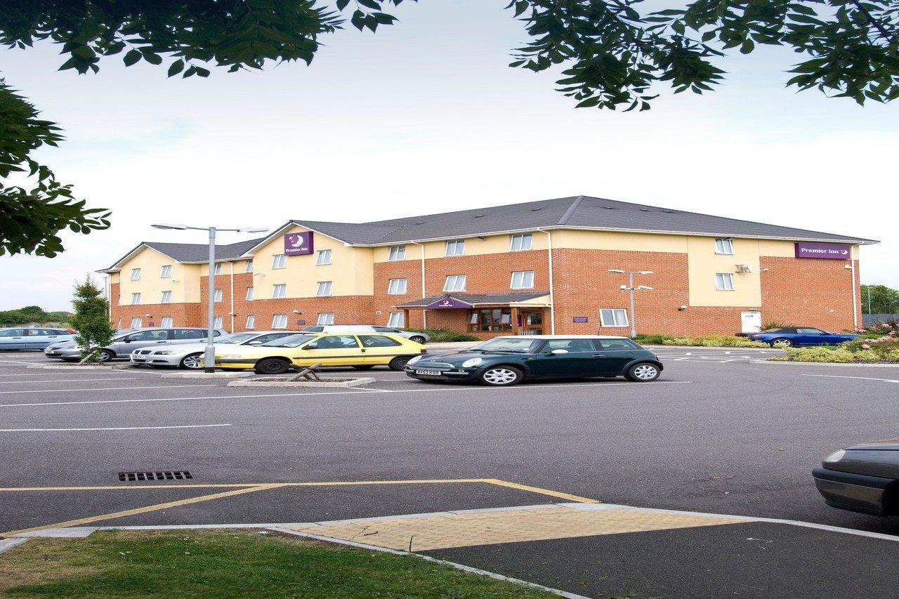 Premier Inn Swindon Central エクステリア 写真