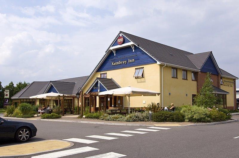 Premier Inn Swindon Central エクステリア 写真